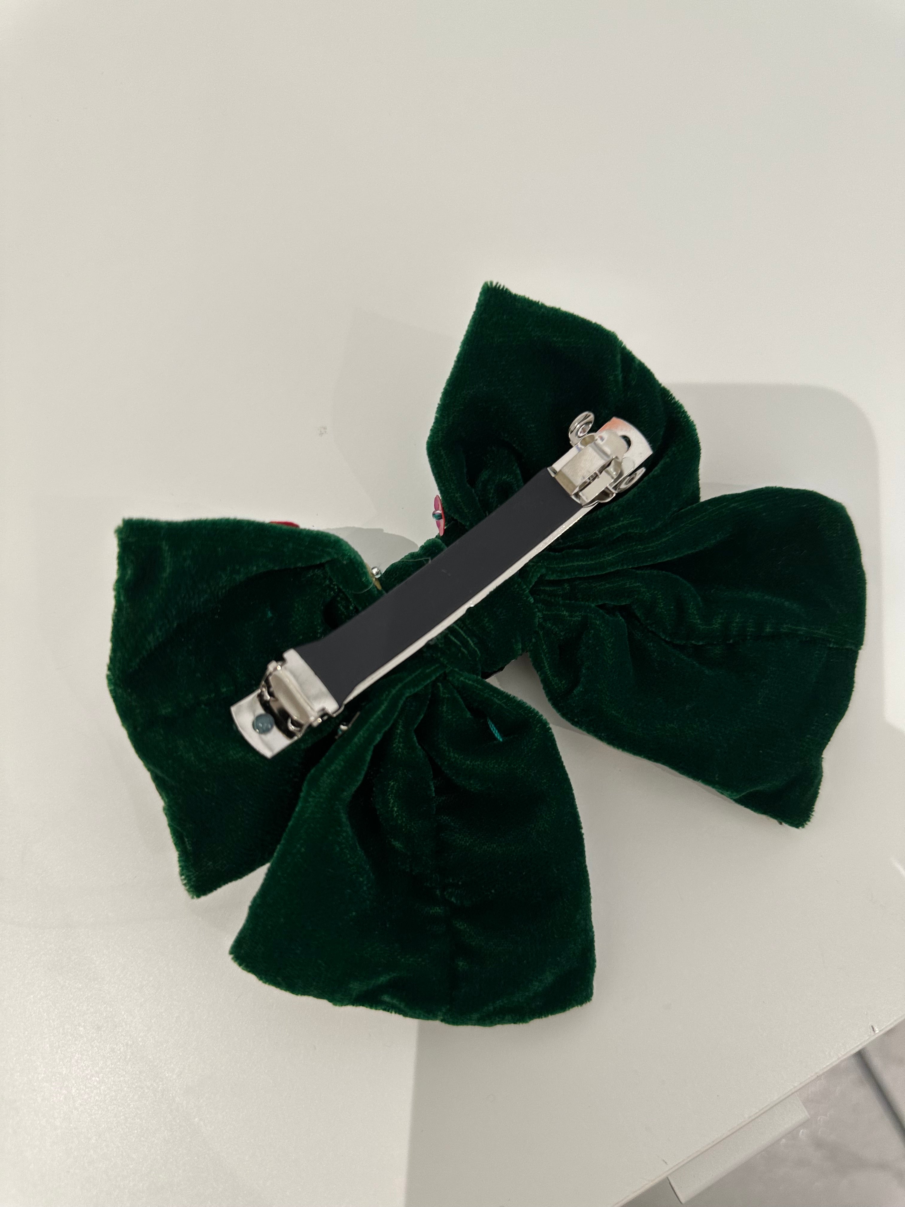 GREEN VELVET CHRISTMAS BOW