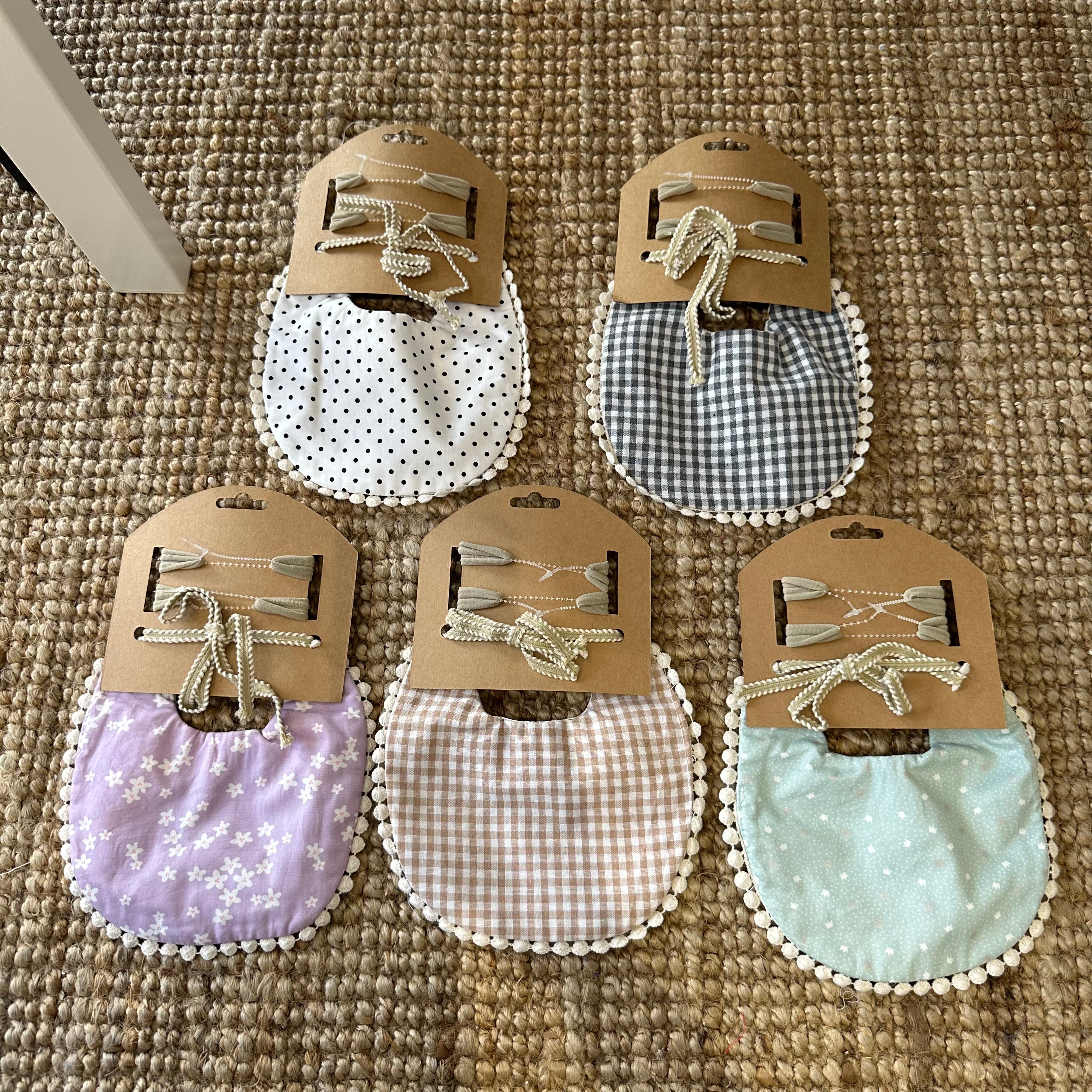 HEADBAND & REVESIBLE BIB SET